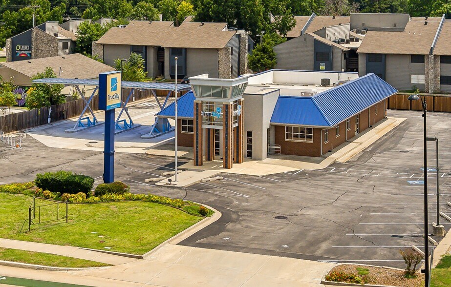 1212 W Lindsey St, Norman, OK à vendre - Photo de l’immeuble – Image 1 sur 3