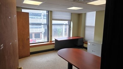 207-231 Bank St, Waterbury, CT à louer Photo intérieure– Image 1 sur 3