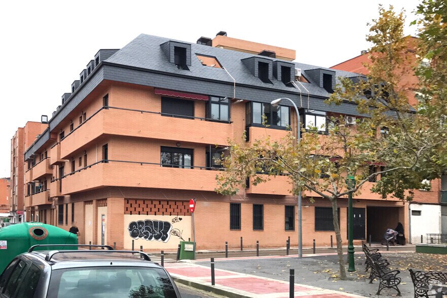 Immeuble residentiel dans Collado Villalba, Madrid à vendre - Photo principale – Image 1 sur 1