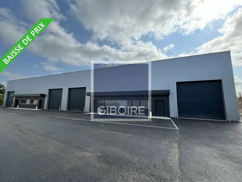 Industriel/Logistique dans Laillé à vendre - Photo de l’immeuble – Image 3 sur 11