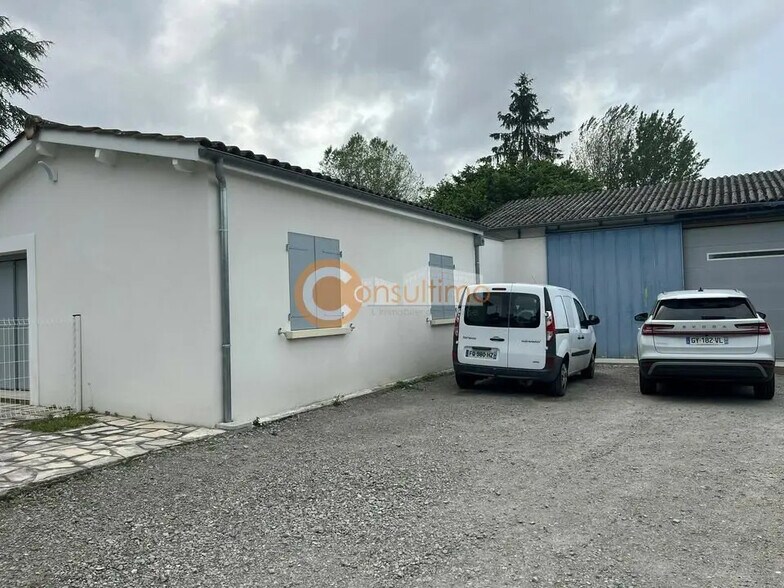 4 Avenue De Mélac, Tresses à louer - Photo de l’immeuble – Image 2 sur 2
