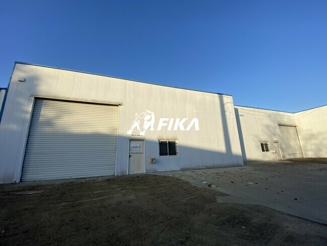 Plus de détails pour 14 Rue Des Battants, Saint-Alban - Industriel/Logistique à louer