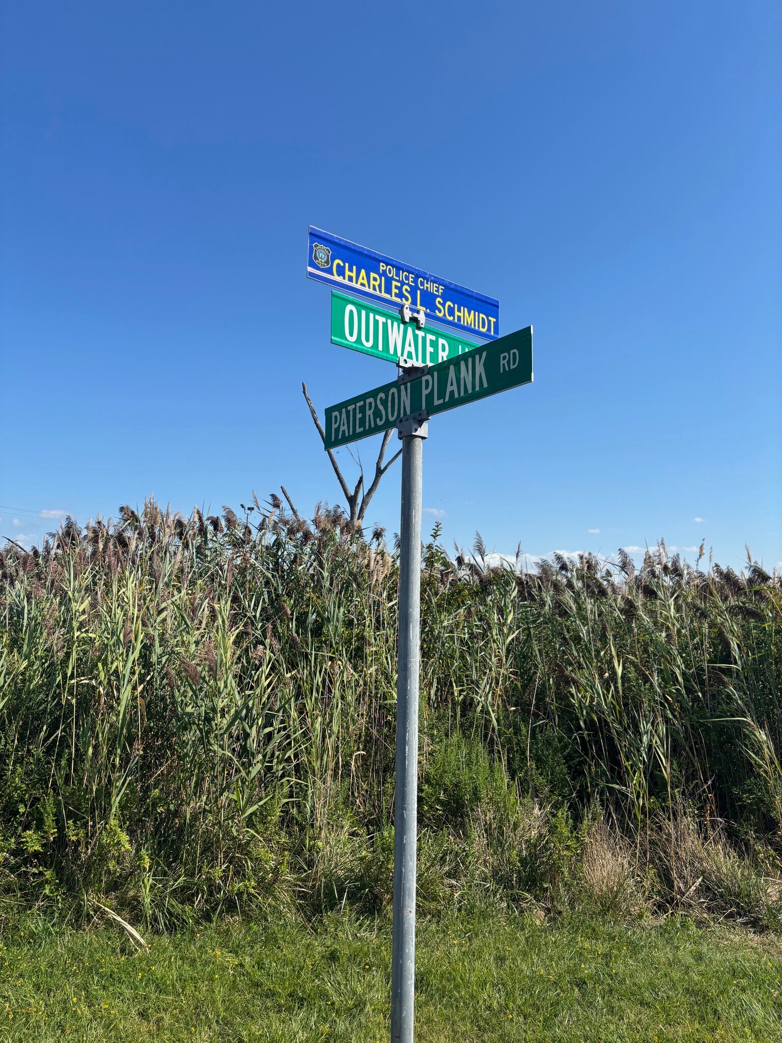 714 Paterson Ave, East Rutherford, NJ à louer Photo de l’immeuble– Image 1 sur 9