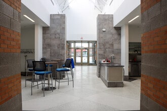 85 River Rock Dr, Buffalo, NY à louer Photo intérieure– Image 2 sur 30