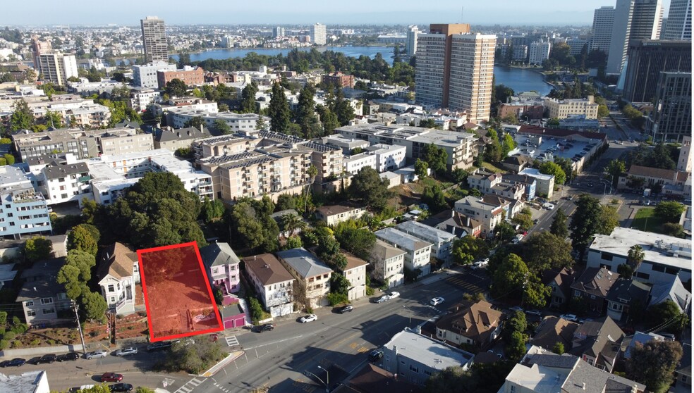 176 Orange st, Oakland, CA à vendre - Photo de l’immeuble – Image 2 sur 15