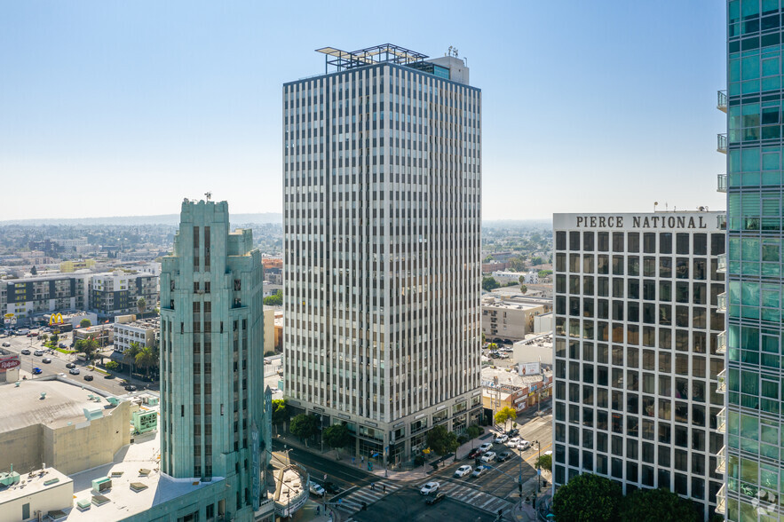 3810 Wilshire Blvd, Los Angeles, CA à louer - Photo de l’immeuble – Image 1 sur 5