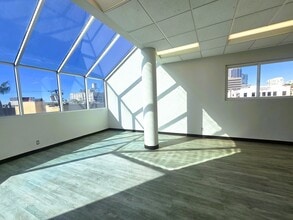 221 E 12th St, Los Angeles, CA à louer Photo intérieure– Image 1 sur 1