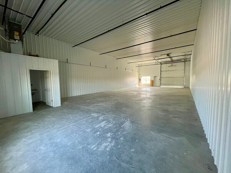 385 Blacketor Dr, Rochester, IN à louer - Photo intérieure – Image 3 sur 10