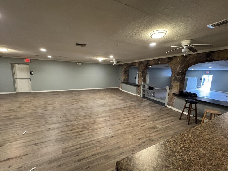 7854 Moncrief-Dinsmore Rd, Jacksonville, FL à vendre - Photo intérieure – Image 2 sur 17