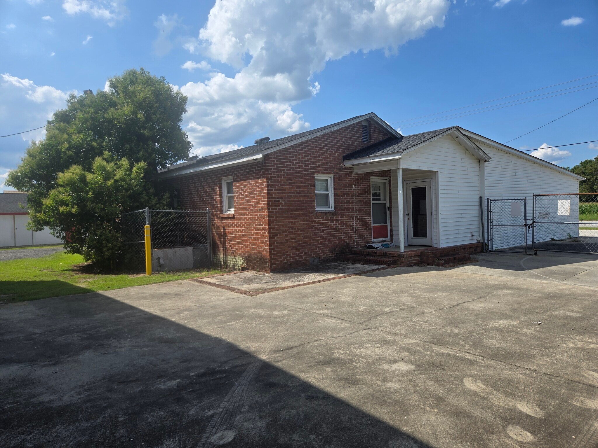 817 W Bobo Newsom Hwy, Hartsville, SC à louer Photo intérieure– Image 1 sur 9