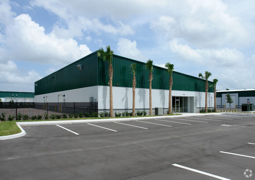 1780 Business Center Ln, Kissimmee, FL à vendre - Photo de l’immeuble – Image 2 sur 23