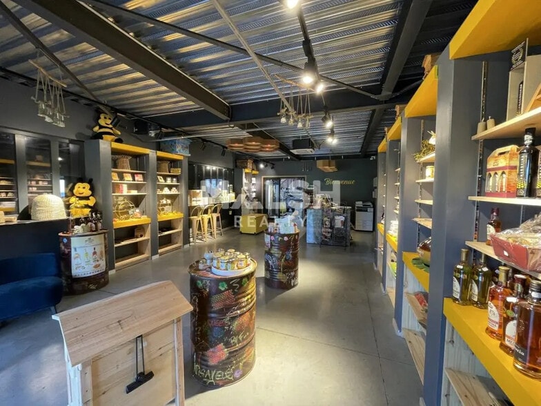 Local d’activités dans Chasselay à louer - Photo de l’immeuble – Image 3 sur 16