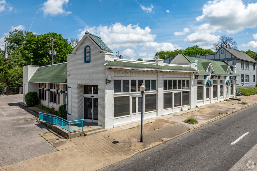 1726 Poplar Ave, Memphis, TN à vendre - Photo de l’immeuble – Image 1 sur 15