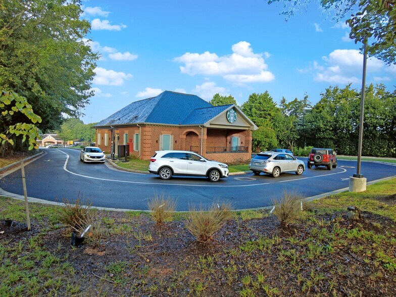 1118 Courthouse Rd, North Chesterfield, VA à vendre - Photo de l’immeuble – Image 1 sur 8