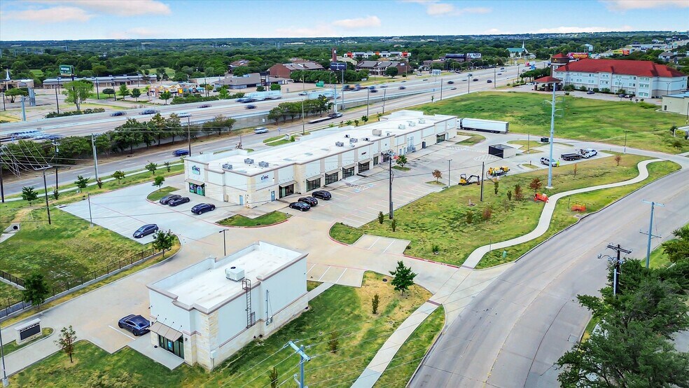 IH-30, Garland, TX à vendre - Photo de l’immeuble – Image 2 sur 7