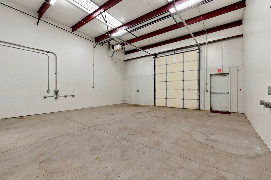 7900 Lorraine Ct NE, Albuquerque, NM à louer - Photo de l’immeuble – Image 3 sur 37