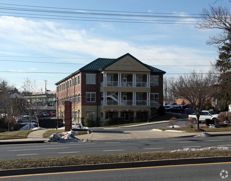3300 Olney Sandy Spring Rd, Olney, MD à louer - Photo de l’immeuble – Image 3 sur 15