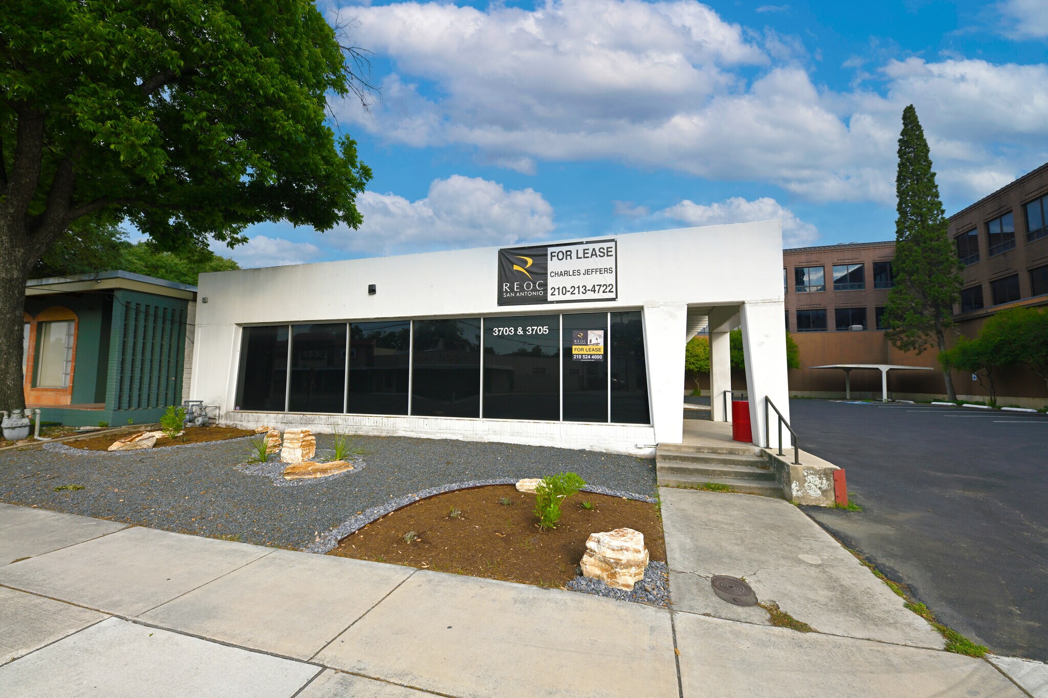 3703-3705 Broadway, San Antonio, TX à louer Photo principale– Image 1 sur 5