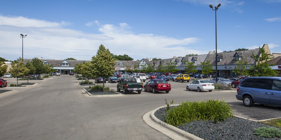 1111-1213 N Sherman Ave, Madison, WI à louer - Photo de l’immeuble – Image 3 sur 5