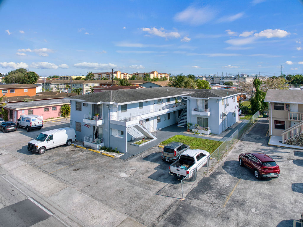 1460 W 29th St, Hialeah, FL à vendre Photo principale– Image 1 sur 6
