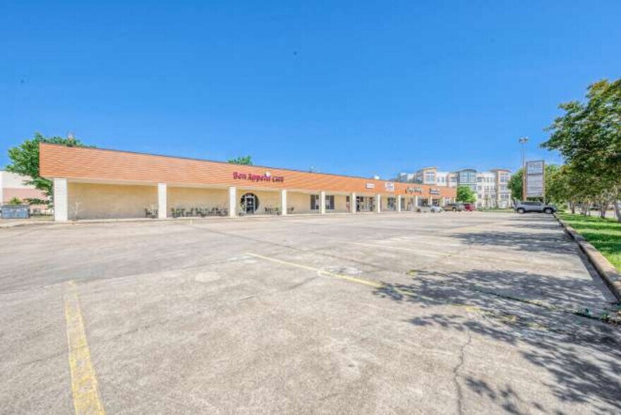 18027-18055 Point Lookout Dr, Houston, TX à louer - Photo de l’immeuble – Image 3 sur 4