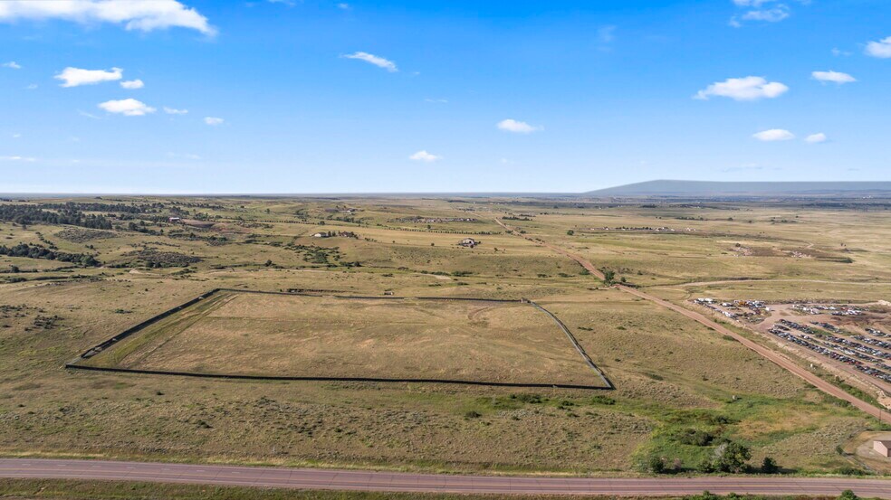 415 Franceville Coal Mine Rd, Colorado Springs, CO à vendre - Photo de l’immeuble – Image 3 sur 15