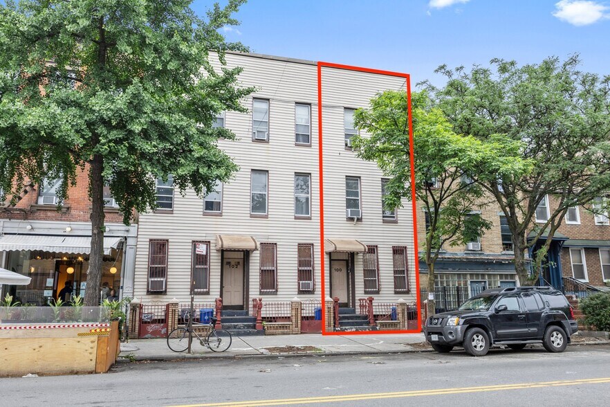 100 Roebling St, Brooklyn, NY à vendre - Photo de l’immeuble – Image 2 sur 5