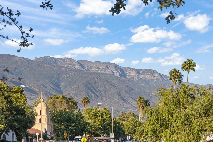 305 W Ojai Ave, Ojai, CA à vendre - Aérien – Image 2 sur 15