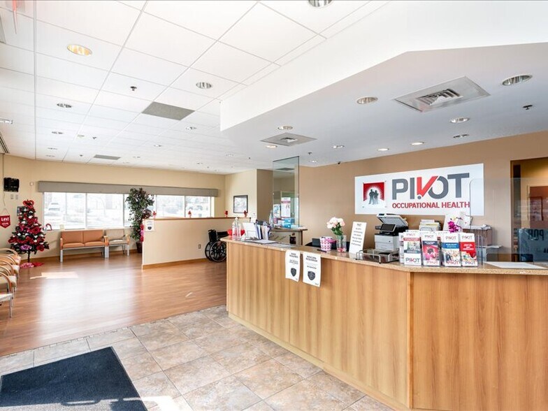 6785 Business Pky, Elkridge, MD à vendre - Photo intérieure – Image 2 sur 10