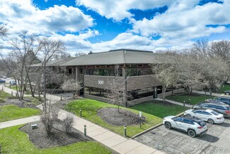 Plus de détails pour 500 Coventry Ln, Crystal Lake, IL - Médical à louer