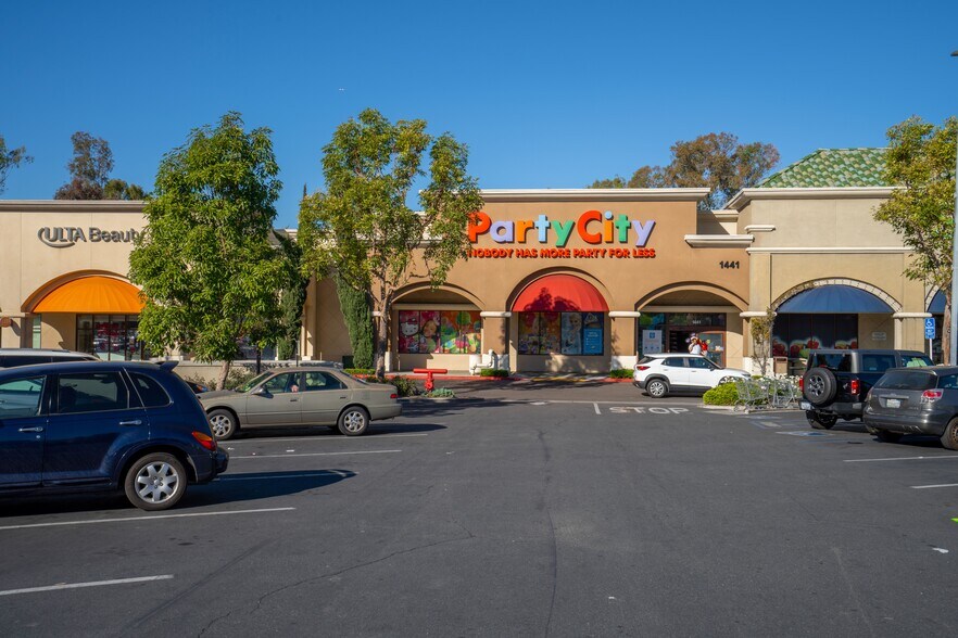 1201-1941 W Imperial Hwy, La Habra, CA à louer - Photo de l’immeuble – Image 2 sur 6