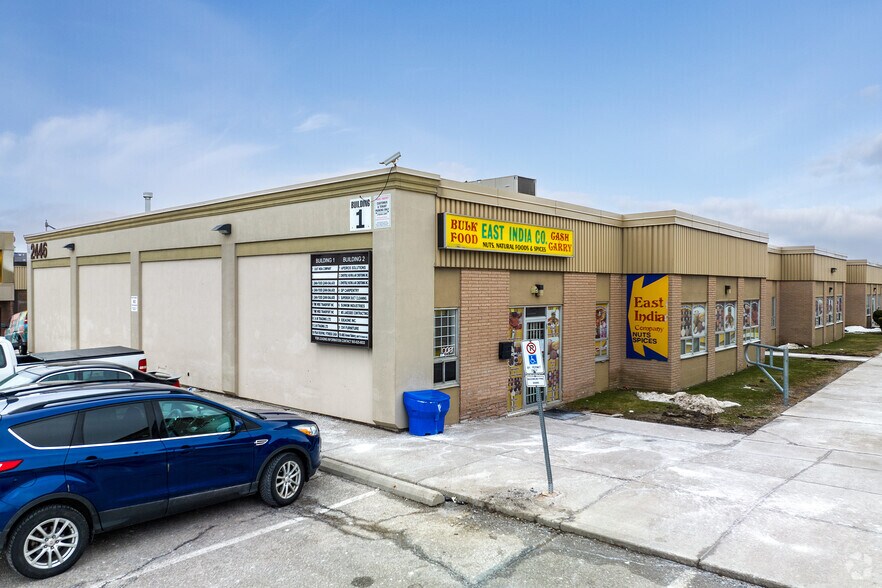 2446 Cawthra Rd, Mississauga, ON à louer - Photo principale – Image 1 sur 8
