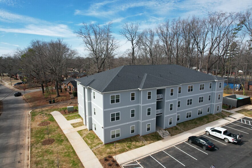 3515 Markland Dr, Charlotte, NC à vendre - Photo principale – Image 1 sur 9