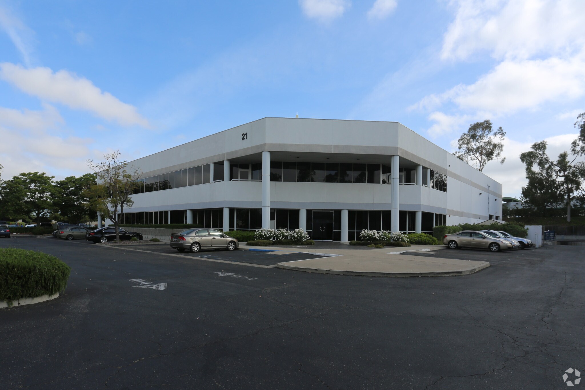 21 Morgan, Irvine, CA à louer Photo de l’immeuble– Image 1 sur 8