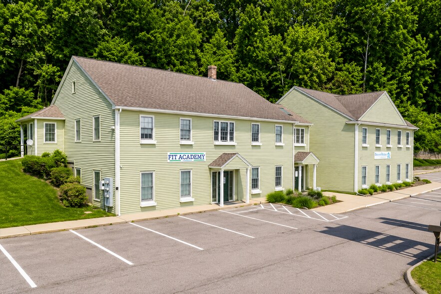 620 Norwich New London Tpke, Uncasville, CT à louer - Photo de l’immeuble – Image 1 sur 29