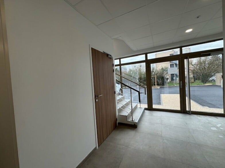 Bureau dans Villefranche-sur-Saône à vendre - Photo intérieure – Image 2 sur 3