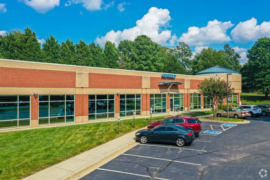 3960-3990 Stillman Pky, Glen Allen, VA à louer - Photo de l’immeuble – Image 2 sur 5