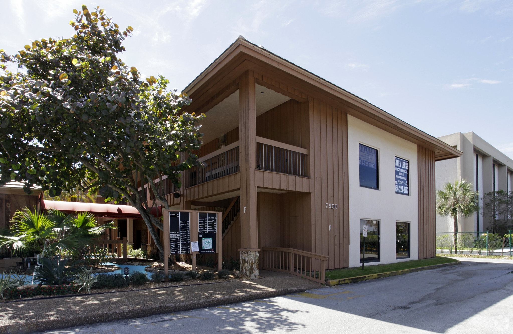 7800 W Oakland Park Blvd, Sunrise, FL à louer Photo principale– Image 1 sur 20