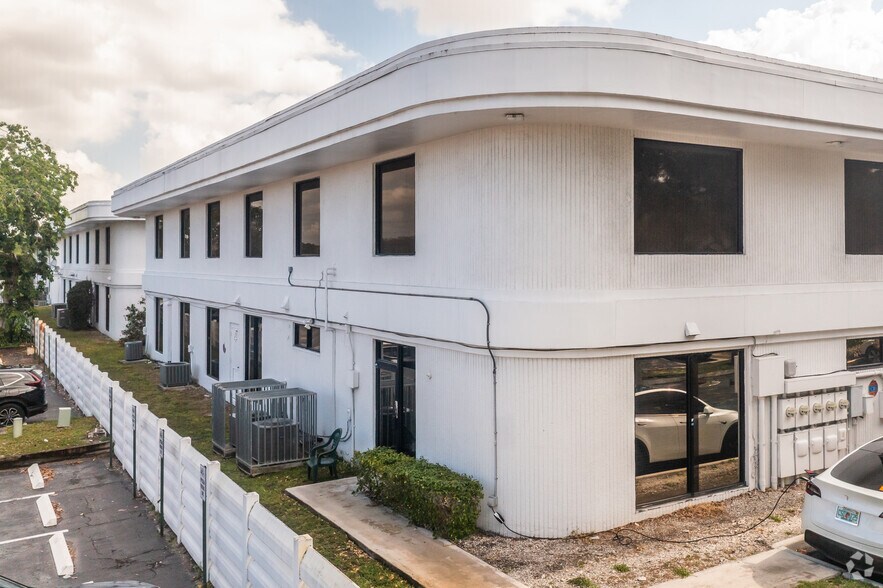 4330 Sheridan St, Hollywood, FL à louer - Photo de l’immeuble – Image 3 sur 10