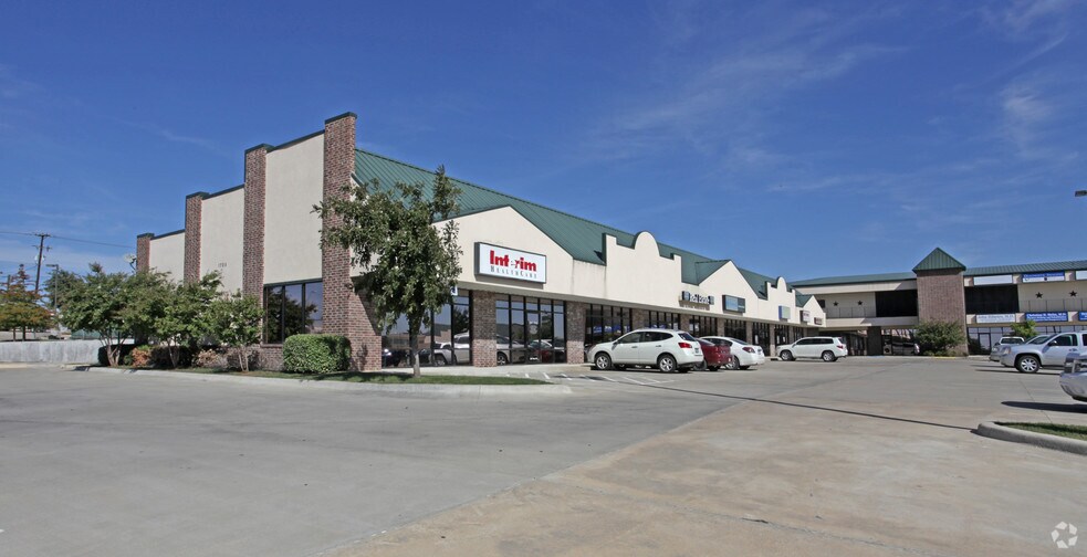 1705 S FM 51, Decatur, TX à louer - Photo de l’immeuble – Image 3 sur 6