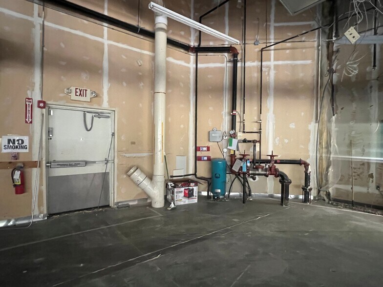 1395 Middletown Ave, Northford, CT à vendre - Photo de l’immeuble – Image 3 sur 8