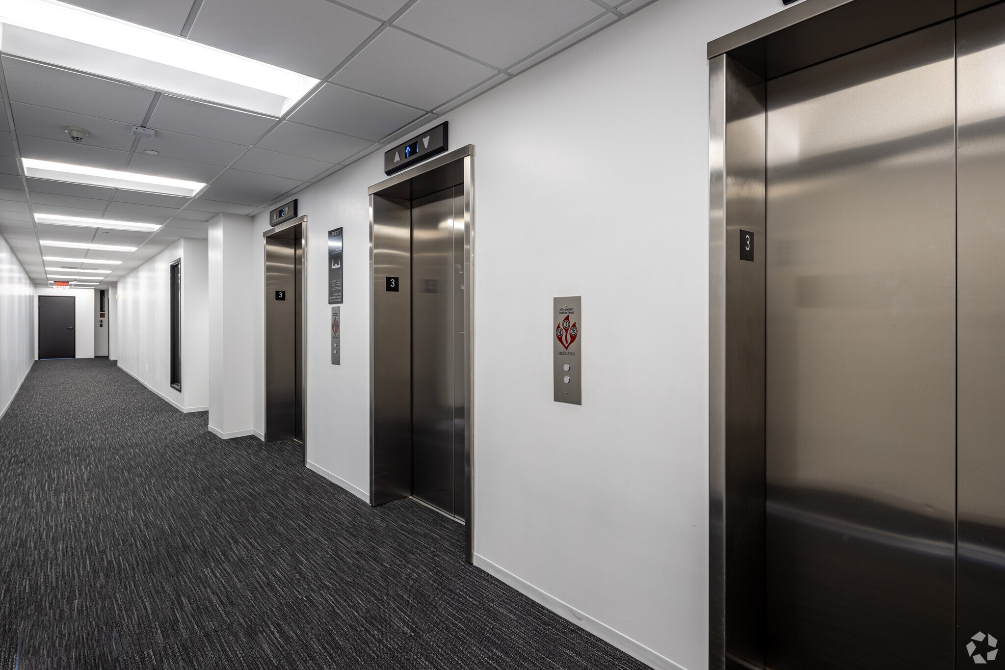 2150 Towne Centre Pl, Anaheim, CA à louer Photo intérieure– Image 1 sur 5