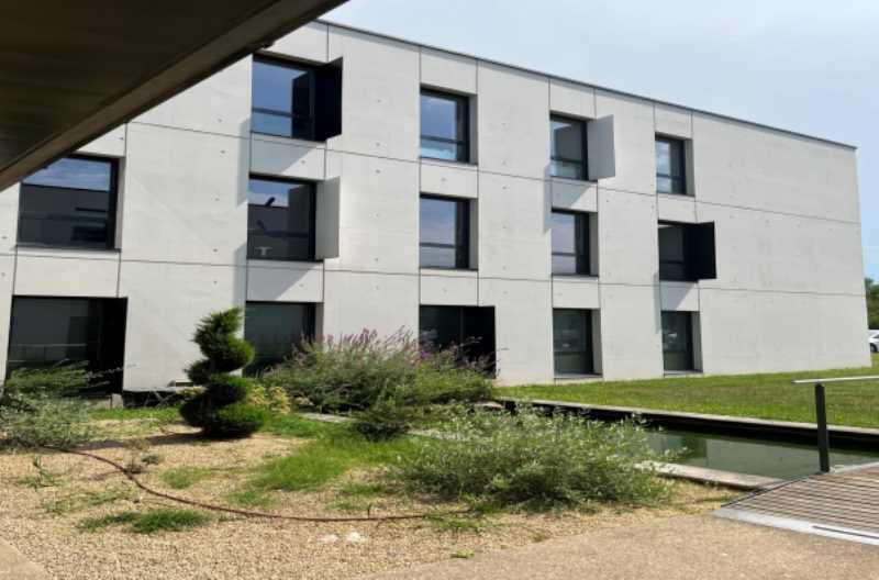 Bureau dans Saint-Priest à louer - Photo de l’immeuble – Image 2 sur 13
