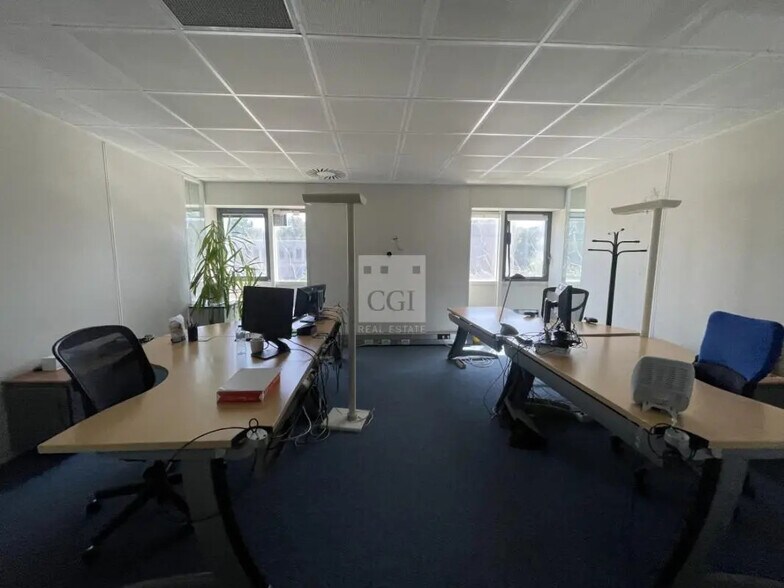 Bureau dans Eybens à louer - Photo de l’immeuble – Image 2 sur 4