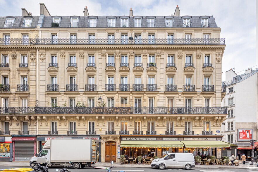 11 Rue De Châteaudun, Paris à louer - Photo de l’immeuble – Image 3 sur 9