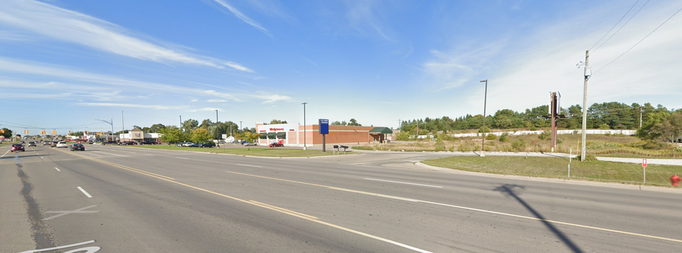 1045 M-37, Traverse City, MI à louer - Photo principale – Image 1 sur 1