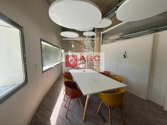 Plus de détails pour Bureau à vendre