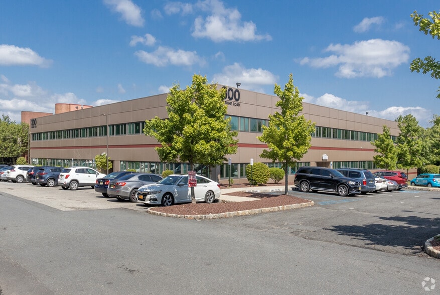 300 Perrine Rd, Old Bridge, NJ à louer - Photo principale – Image 1 sur 10