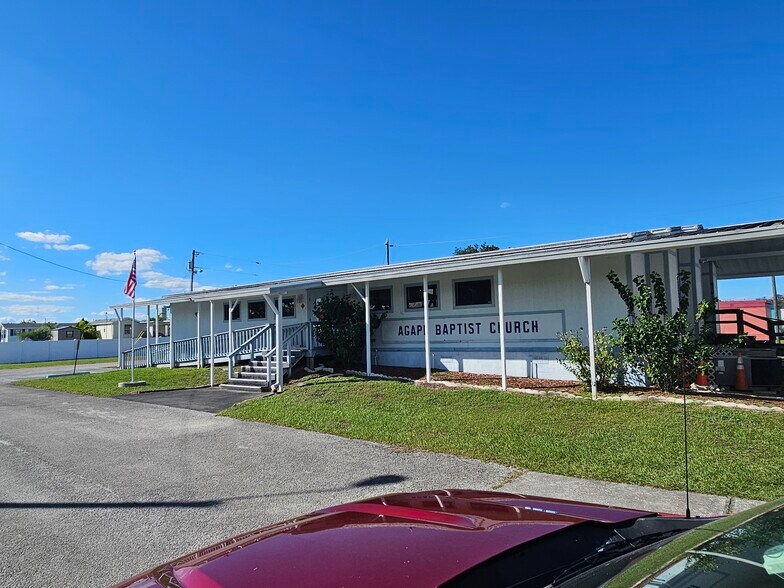 39735 Chancey Rd, Zephyrhills, FL à vendre - Photo de l’immeuble – Image 2 sur 7