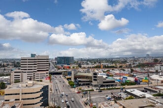 11111 W Olympic Blvd, Los Angeles, CA - Vue aérienne  vue de carte - Image1